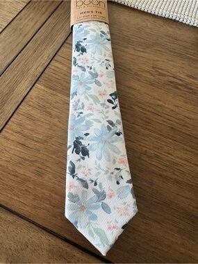 Men's Floral Tie in Light Blue and Pastel